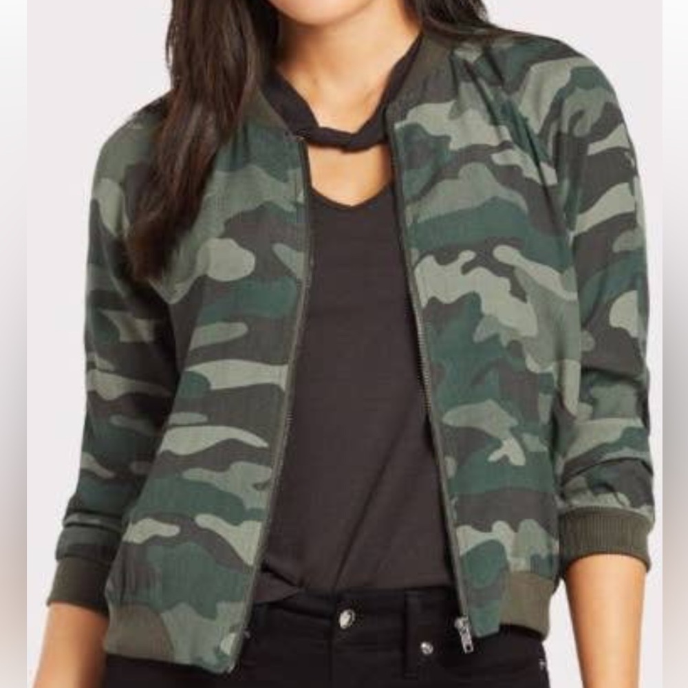 BB Dakota Can't See Me Camo Bomber Jacket in Size M